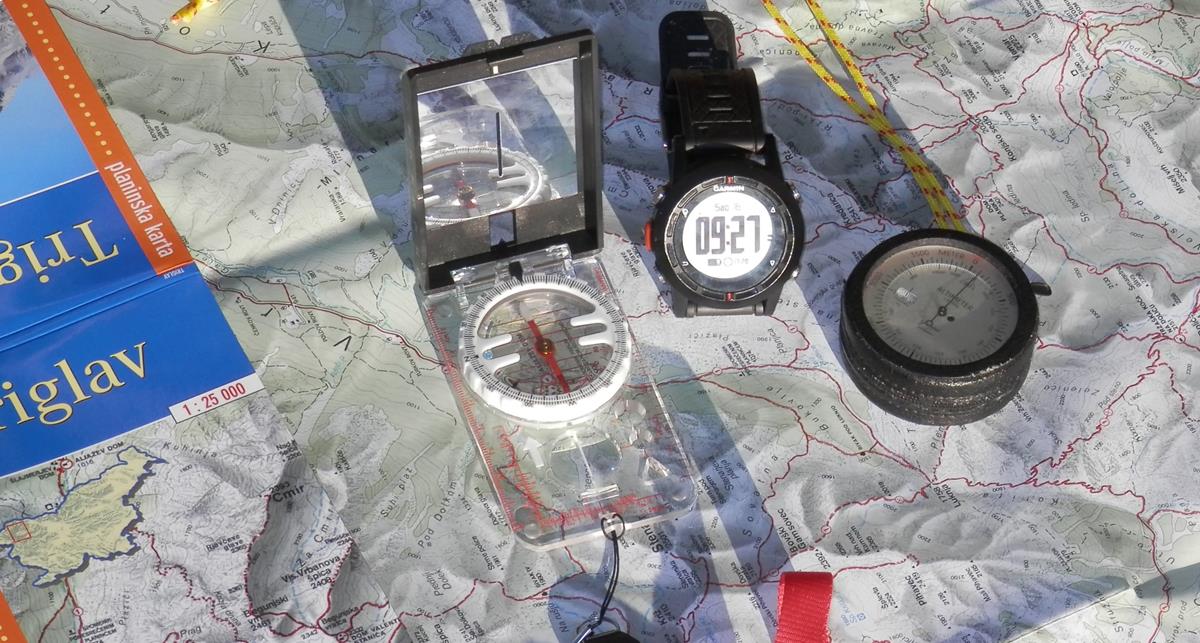 walkinpiedmont-escursioni-trekking-ciaspole-mtb-bussola-altimetro-orologio