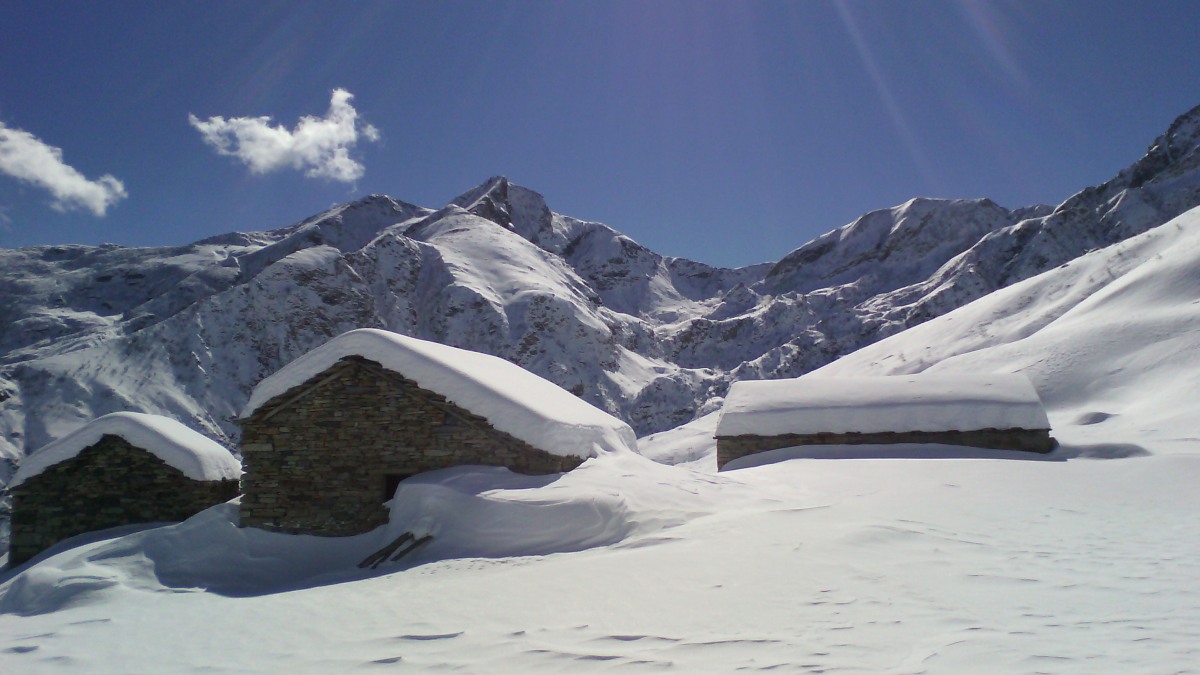 walkinpiedmont-escursioni-trekking-ciaspole-mtb-Uja-Bellavarda