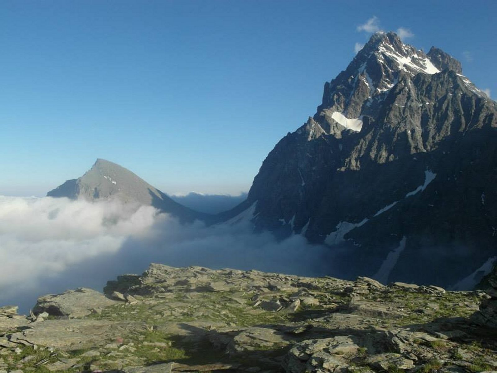 walkinpiedmont-escursioni-trekking-ciaspole-mtb-Tour-Monviso-Sloveni-Rifugio-Giacoletti
