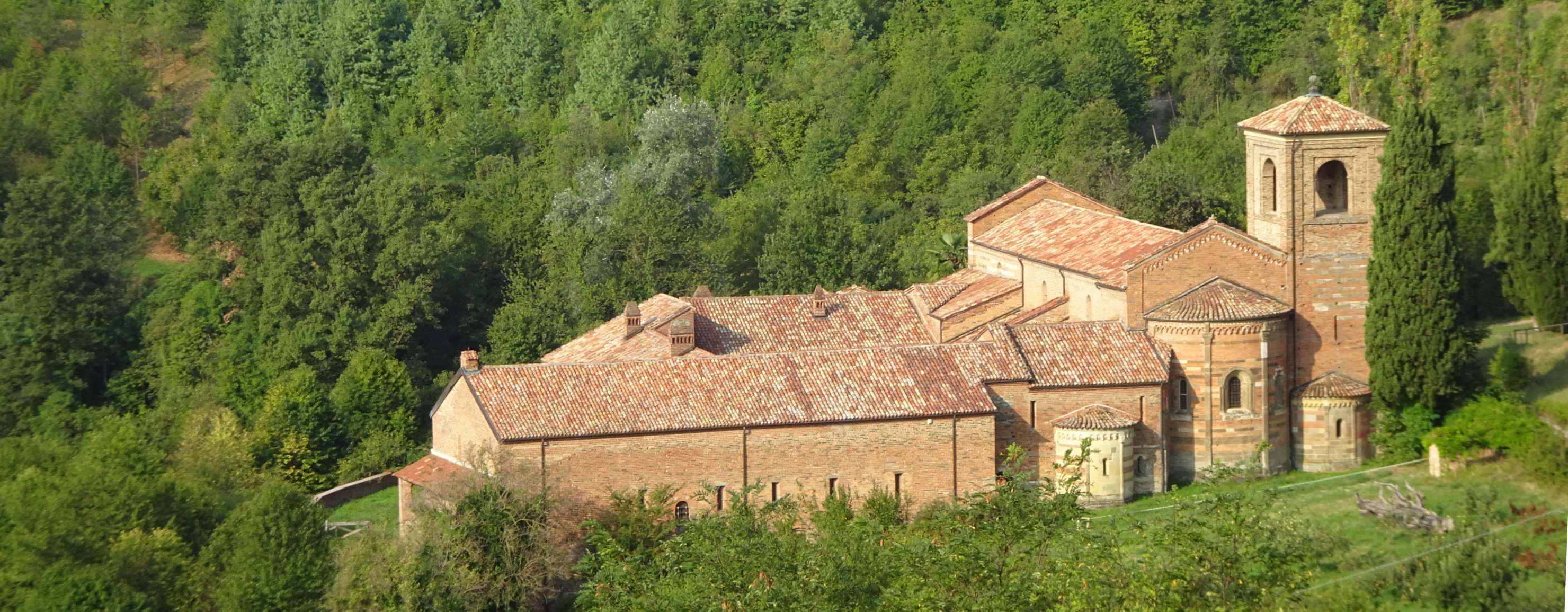 walkinpiedmont-escursioni-trekking-ciaspole-mtb-Abbazia-Vezzolano