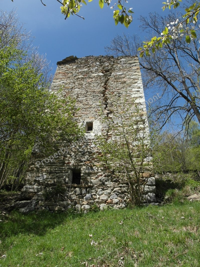 walkinpiedmont-escursioni-trekking-ciaspole-mtb-Castello_di_Pertià